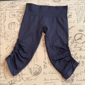Blue lululemon capri leggings